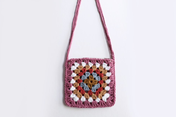 ペディ・グランマのソファ手織りのかぎ針編みポーチバッグII 1枚目の画像
