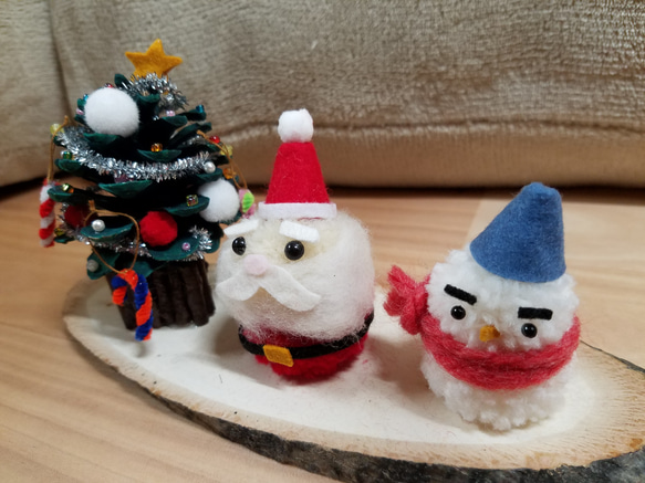 ミニクリスマスツリー☆とサンタと雪だるま 4枚目の画像
