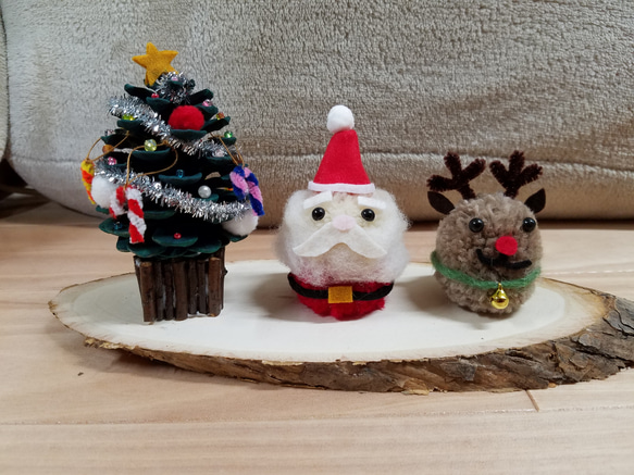 ミニクリスマスツリー☆とサンタとトナカイ 1枚目の画像