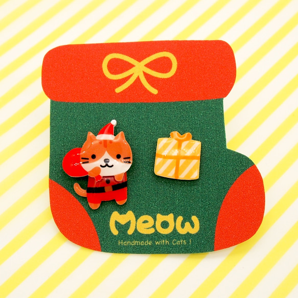 Meow原創手作Xmas聖誕限定版聖誕老人貓貓送禮物耳環 (聖誕老人扒耳朵貓貓和禮物為一對) - 期間限定 第6張的照片