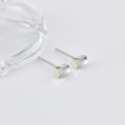 Twisted bar stud earrings,SV925 1枚目の画像