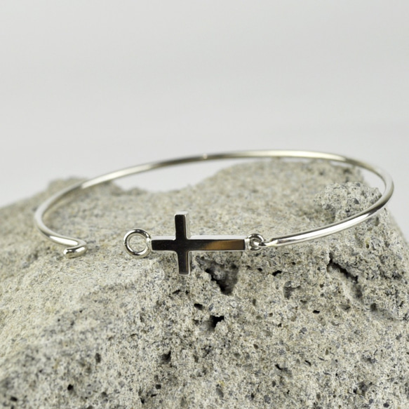 Sterling Silver Cross Bangle 4枚目の画像