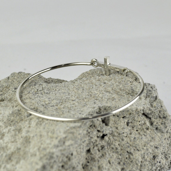 Sterling Silver Cross Bangle 6枚目の画像