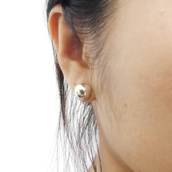 大圓珠耳環(單只販售) 純銀 第3張的照片