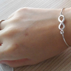 Sterling Silver Infinity Bangle 4枚目の画像