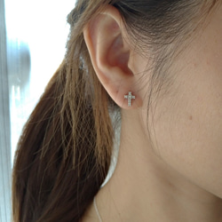 Tiny CZ Cross Earring ,Sterling Silver 2枚目の画像