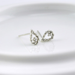 Sterling Silver Twisted Water Drop Frame Earrings with CZ 3枚目の画像