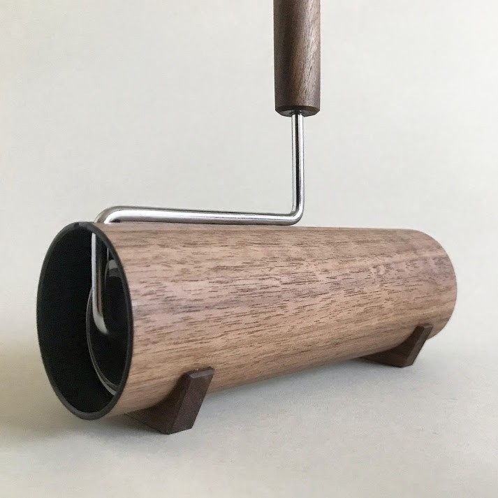 掃除が楽しくなる　カーペットクリーナー　ウォールナット