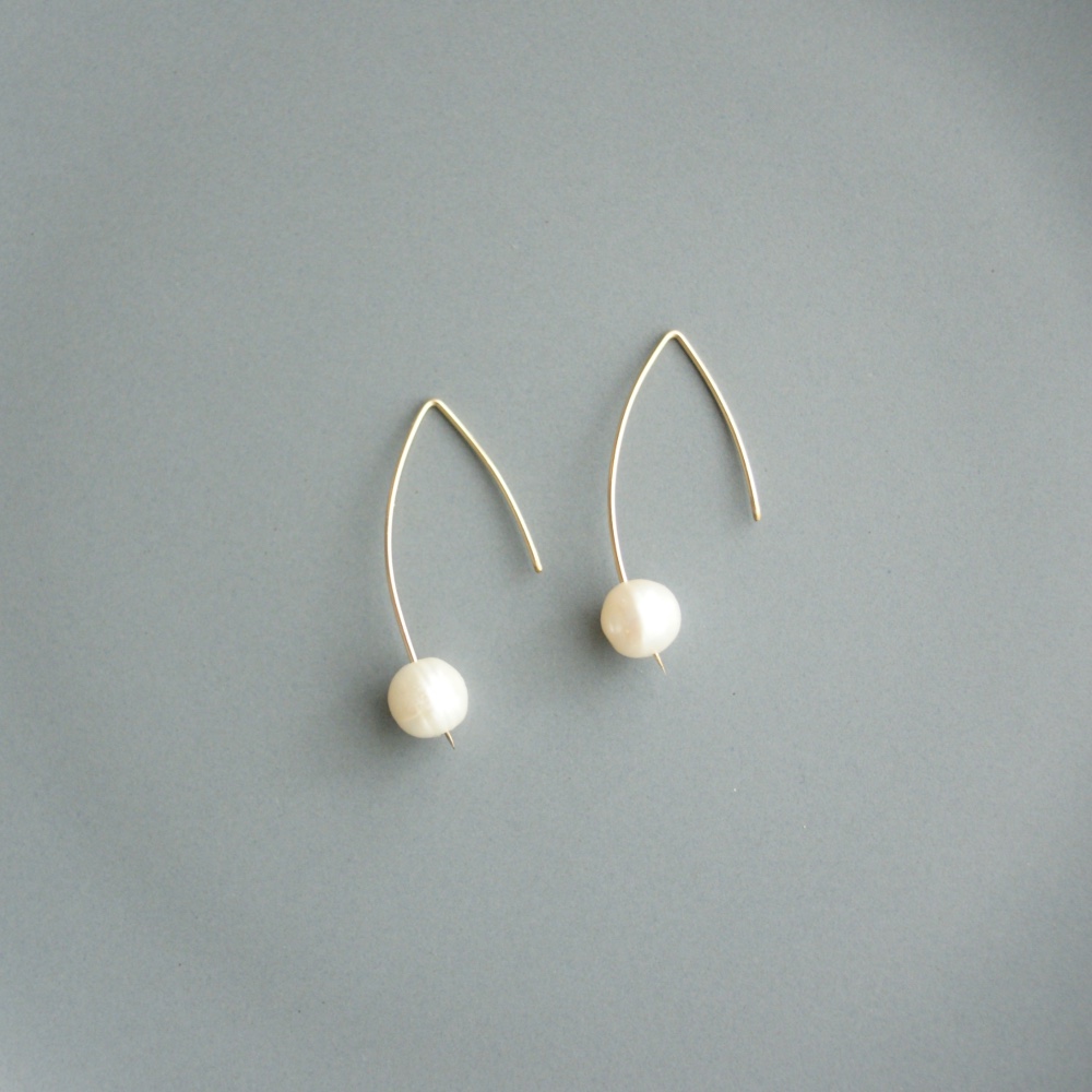 【14金GF】ベンドパールピアス・イヤリング WH