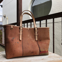 れ*ゃ様 ハンドメイド•トートバッグ•手提げバッグ•大きめサイズ ◇ 新作 レザービッグトートバッグ横長 ヴィンテージ木目柄
