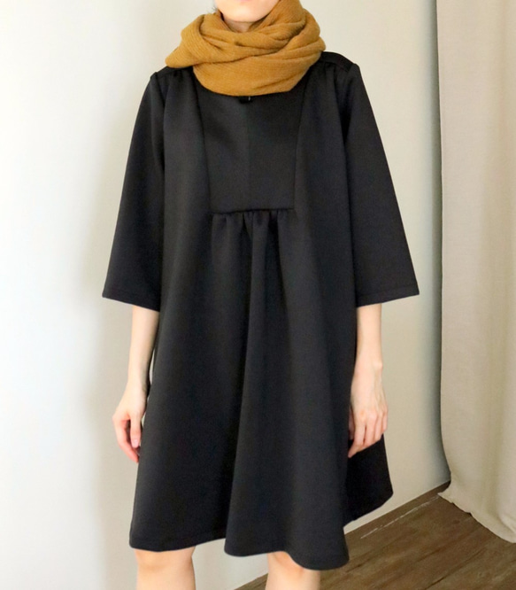 SOIRÉE DRESS  前衛立體感編織棉黑色洋裝 第3張的照片