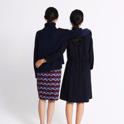 SCALLOP SKIRT (ON THE LEFT) 藍白酒紅印花短裙 第8張的照片