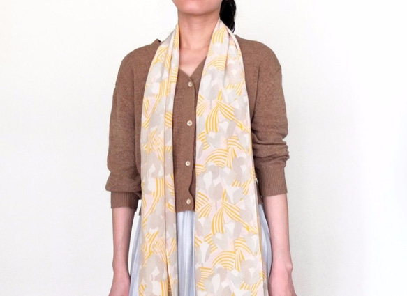 Nomi Scarf 粉橘灰幾何印花絲巾 第1張的照片