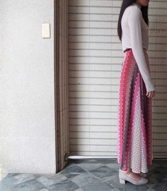 Hyde Skirt 繽紛紅圓點疊色長裙 第4張的照片