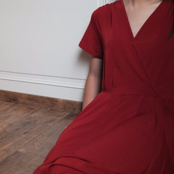 GALLERY DRESS  酒紅色V領洋裝 第2張的照片