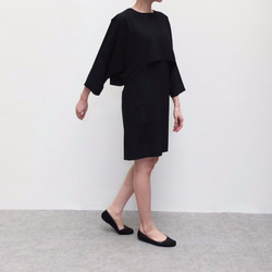 DEVONS DRESS  黑色空間感雙層次裝飾排扣和服袖洋裝 第6張的照片