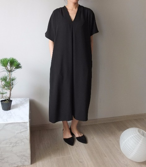 ABBAYE DRESS  中長款黑色摺領天絲亞麻洋裝(可做白色) 第1張的照片