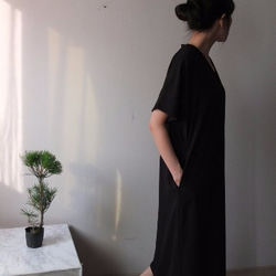 ABBAYE DRESS  中長款黑色摺領天絲亞麻洋裝(可做白色) 第3張的照片