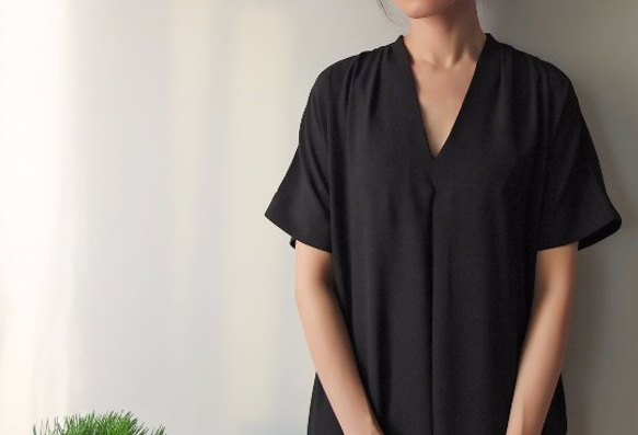 ABBAYE DRESS  中長款黑色摺領天絲亞麻洋裝(可做白色) 第4張的照片