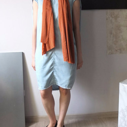 NARANJA SCARF MétaFormose柿子色規則線條絲巾(限量進口布料) 第2張的照片