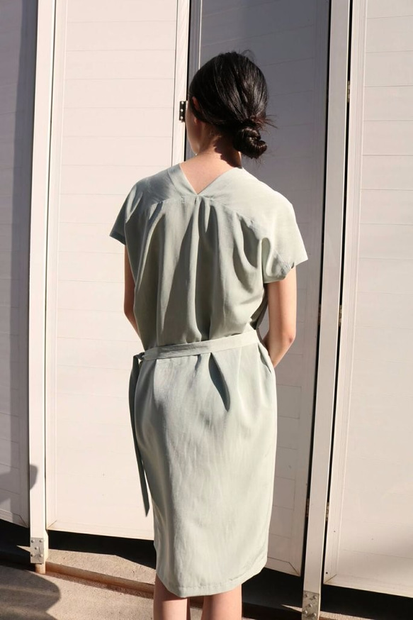PISTACHIO DRESS 薄荷綠Ｖ領綁帶洋裝 第9張的照片
