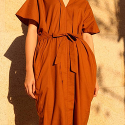 CARAMEL DRESS  焦糖色和服輪廓V領襯衫式洋裝 第5張的照片