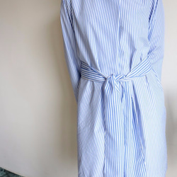 LINNA DRESS 極簡剪裁條紋寬袖洋裝 第3張的照片