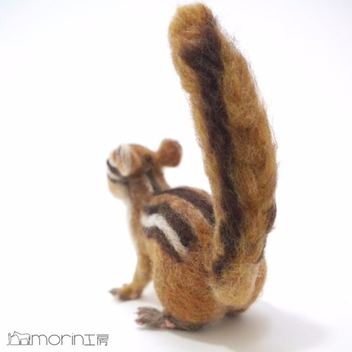 シマリス リース（大、中） 羊毛フェルト シマリス リース（大、中