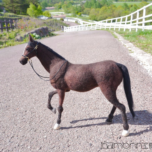 羊毛フェルト 馬 サラブレッド（牝馬） 羊毛フェルト morin工房