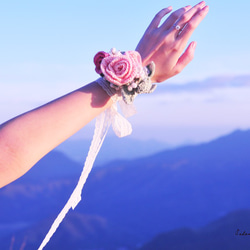 花嫁の手の花のかぎ針編みのピンクのバラの花束自然のつば線限定生産 3枚目の画像