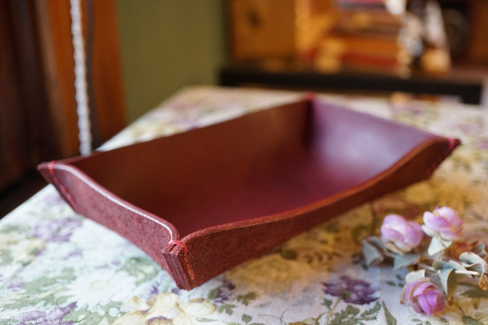 手縫いの本革 トレー(ワイン)