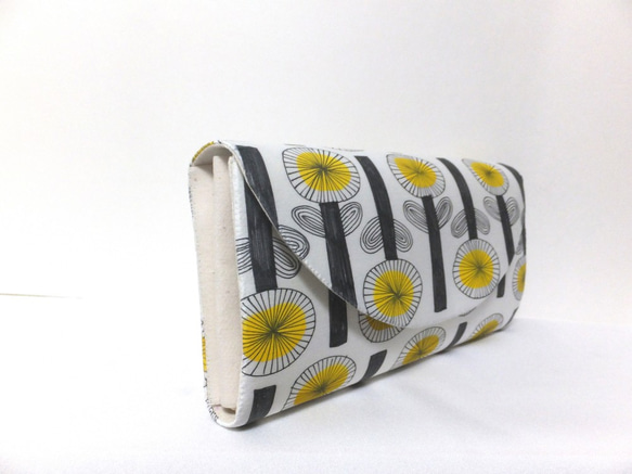 All handpaint and handsewn  wallet  《o ha na YELLOW》 第5張的照片