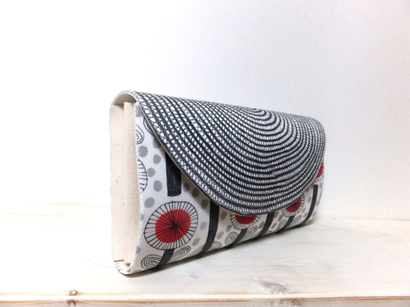 All handpaint and handsewn wallet 《o ha na RED》 第5張的照片