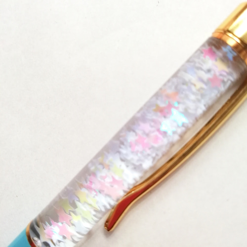 ラメをいっぱい詰め込んだハーバリウムボールペン ペン・筆記用具