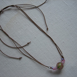 ポジャギ模様のトンボ玉の皮のネックレス 4枚目の画像