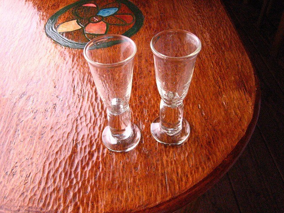 いいだまさおの吹きガラス　足太ワイングラス 2枚目の画像