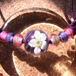 紫玉　とんぼ玉節分草のネックレス 2枚目の画像