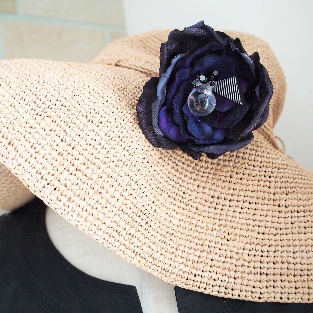 デコラティブなコサージュ f