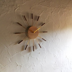 とも様オーダー品　壁掛け時計　No.RBW　/　国産ヒノキ＆ウォールナット＆真鍮 3枚目の画像