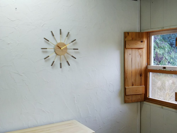 ひな様オーダー品　壁掛け時計　No.RBW　/　国産ヒノキ＆ウォールナット＆真鍮 2枚目の画像