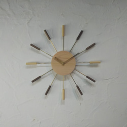 ひな様オーダー品　壁掛け時計　No.RBW　/　国産ヒノキ＆ウォールナット＆真鍮 5枚目の画像