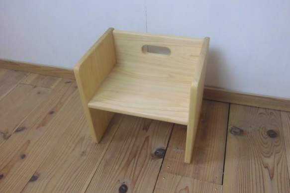 キッズチェア・箱椅子　/　国産ひのき 1枚目の画像