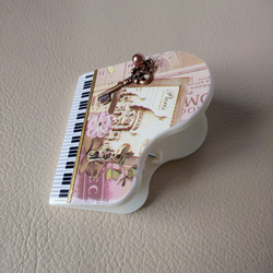 キーチャームつきピアノ型クリップ 3枚目の画像