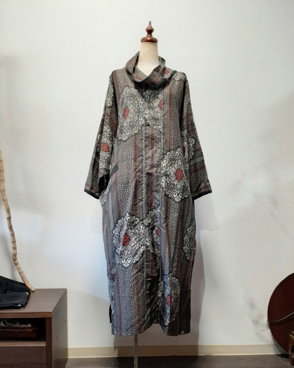 ビンテージ大島紬のリメイクワンピース 