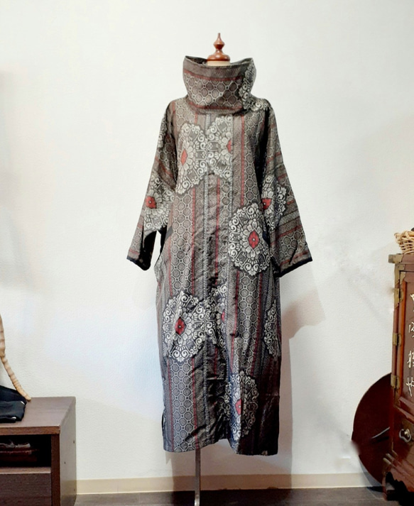 ビンテージ大島紬のリメイクワンピース 