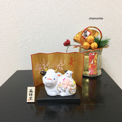 【再入荷】キラキラ丑牛の置物（子牛つき） 1枚目の画像