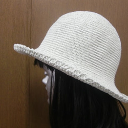 【手編みコットン帽子Lサイズ　ツバ広でお洒落！一点物　定形外送料無料】 3枚目の画像