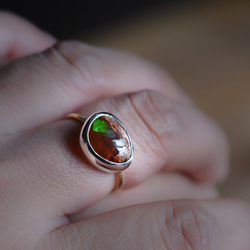 ファイヤー・オパールの指環 2枚目の画像