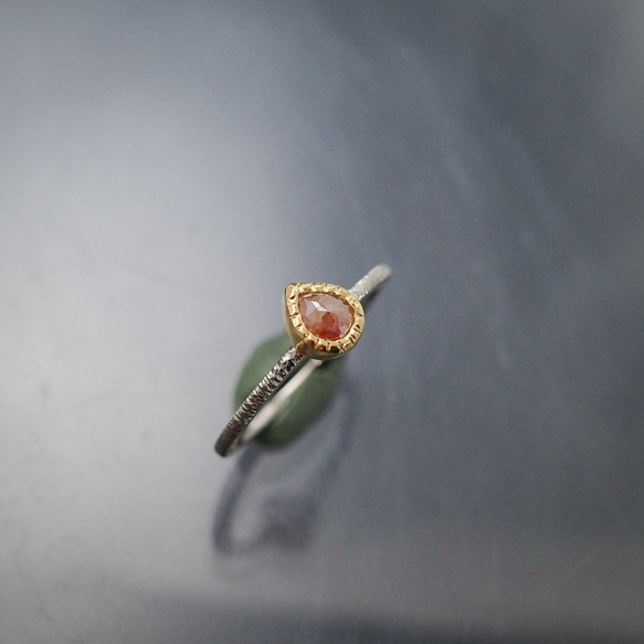 ネクタリンピンクのナチュラル・ダイヤモンドの指環（ピンキーサイズ） 2枚目の画像