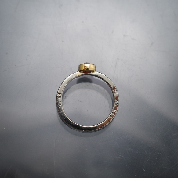 ネクタリンピンクのナチュラル・ダイヤモンドの指環（ピンキーサイズ） 3枚目の画像